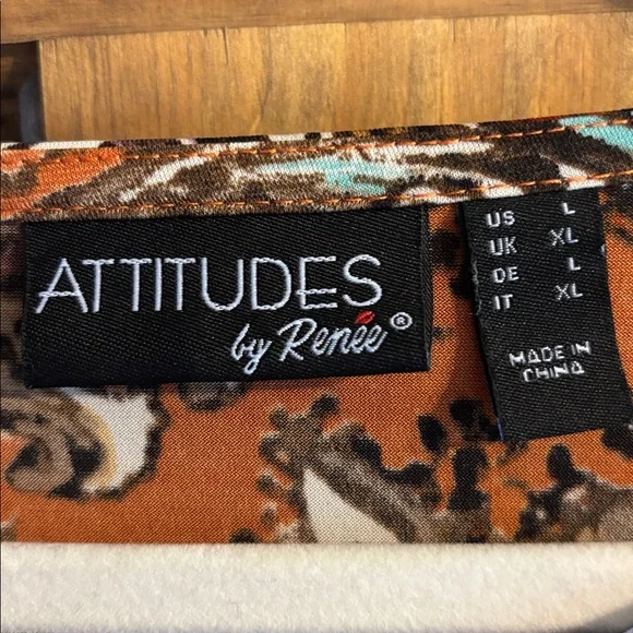 LIKE NEW Attitudes By Renee Tunic top with pockets rust paisley L - Picture 3 of 7
